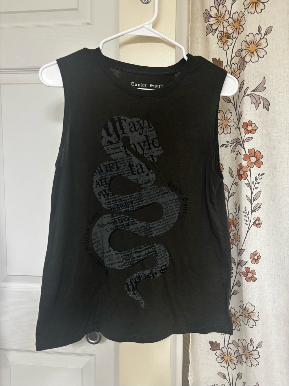 Taylor Swift Womens 2018 Reputation Tour Snake Tank Top Gray Size Large
